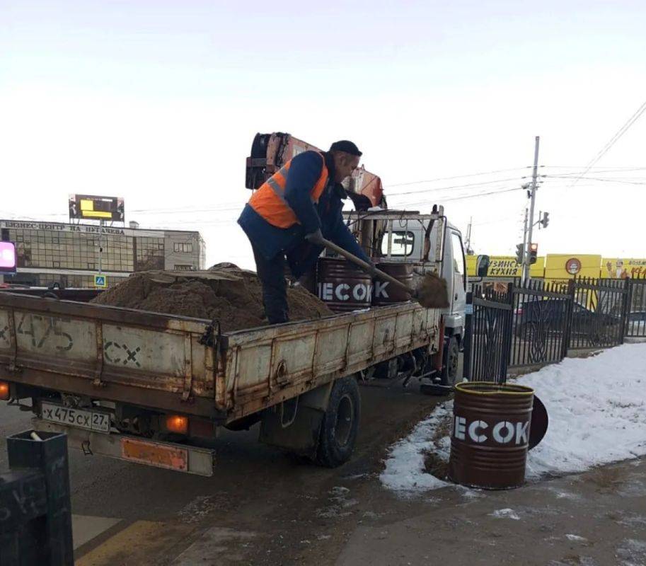 Хабаровчанам предложили бороться с гололёдом своими силами