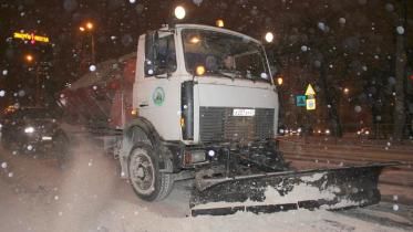 В Хабаровске продолжается уборка снега