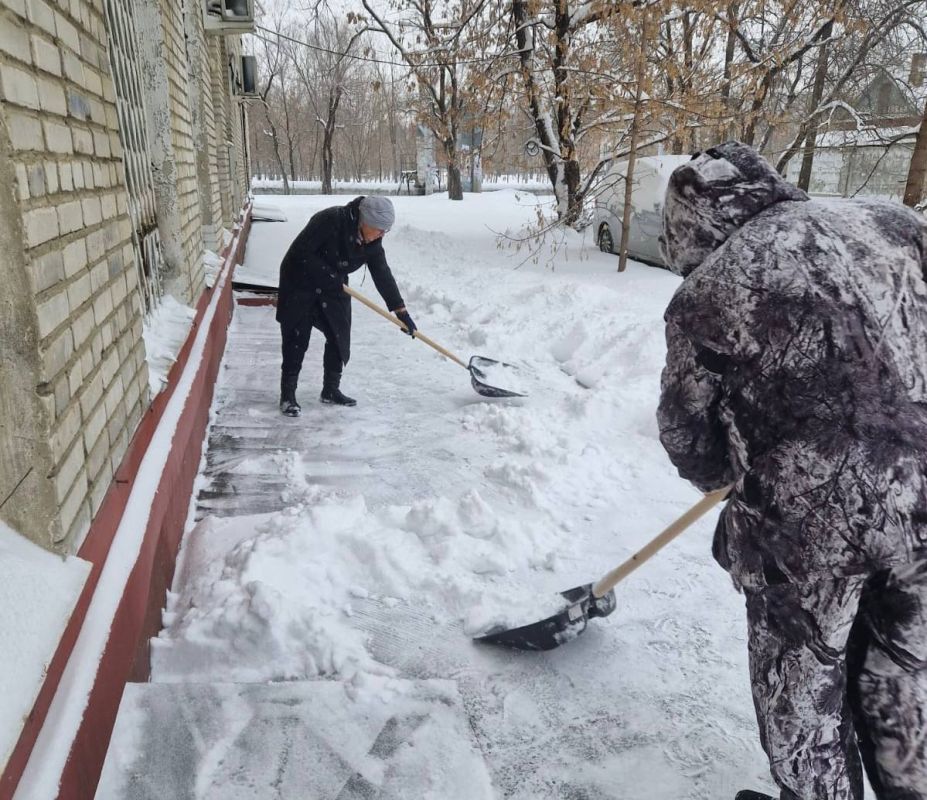 В снежном плену поселок имени Горького