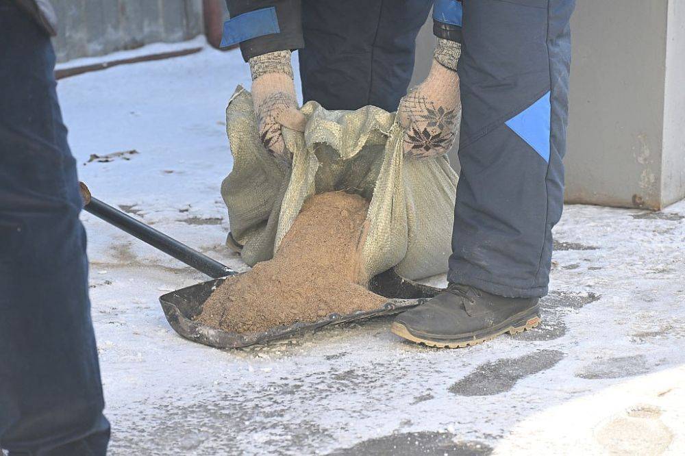 Качество очистки города от снега и наледи проверяют сотрудники администрации Хабаровска