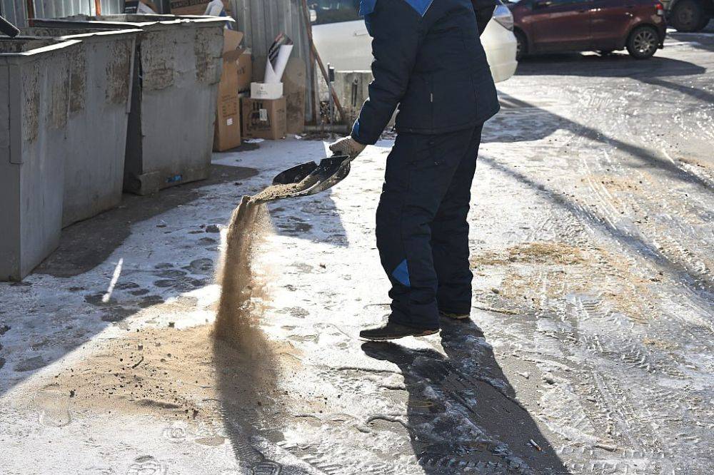 Качество очистки города от снега и наледи проверяют сотрудники администрации Хабаровска