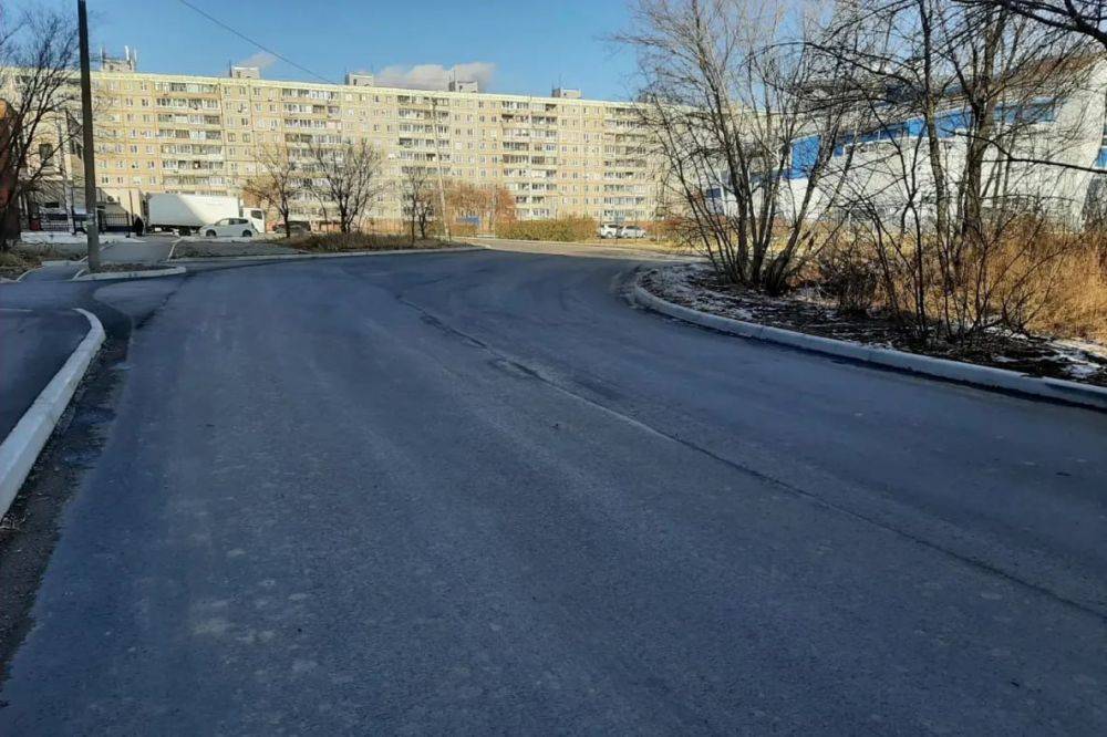 Один из самых проблемных проездов Комсомольска-на-Амуре привели в порядок