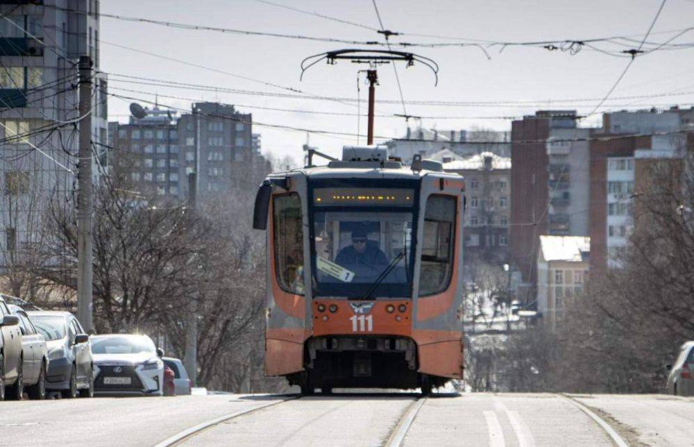 467 единиц общественного транспорта вышли на городские маршруты сегодня утром