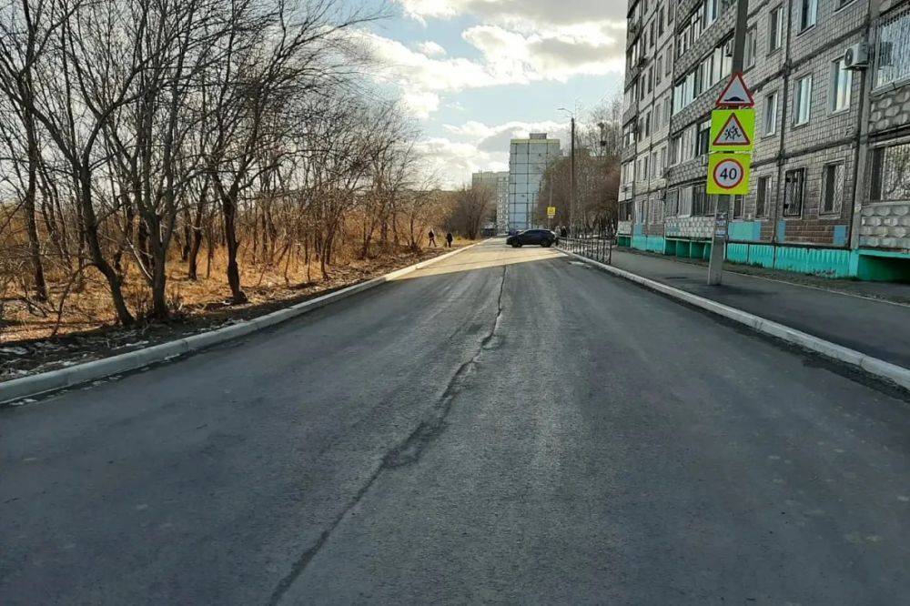 Один из самых проблемных проездов Комсомольска-на-Амуре привели в порядок