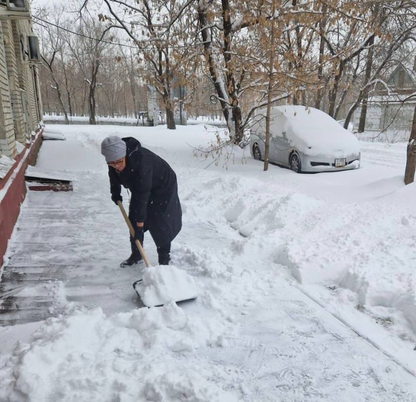 В снежном плену поселок имени Горького