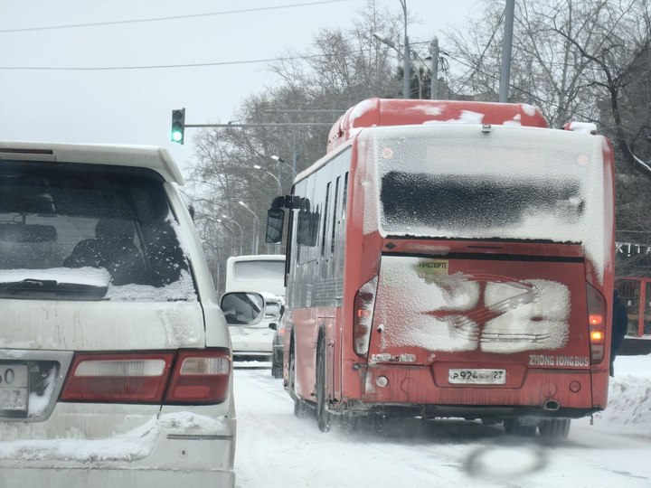 «Безобразие какое!»: нечищеный снег доводит хабаровчан до нервного срыва6