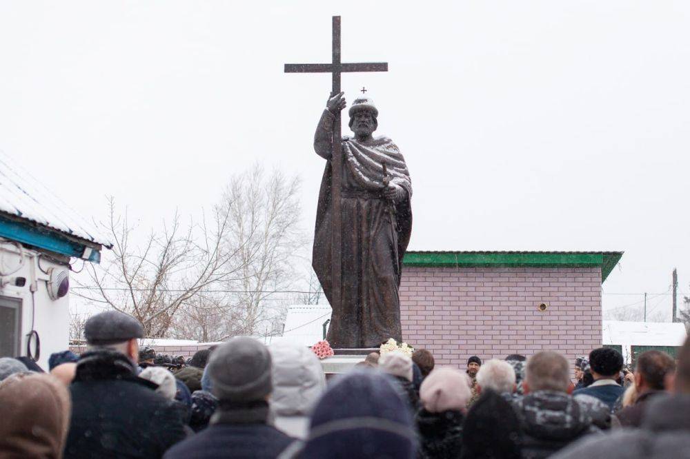 Памятник Владимиру Великому установили в Комсомольске-на-Амуре