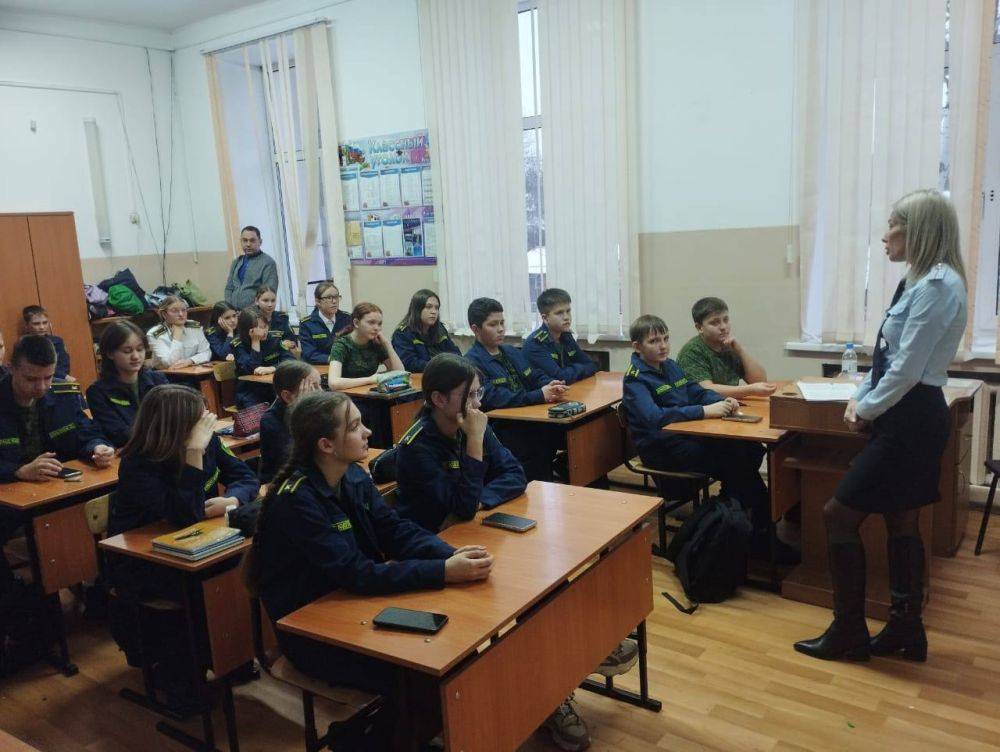 В целях профилактики детского дорожно-транспортного травматизма сотрудники Госавтоинспекции продолжают профилактическую работу с несовершеннолетними по соблюдению Правил Дорожного Движения