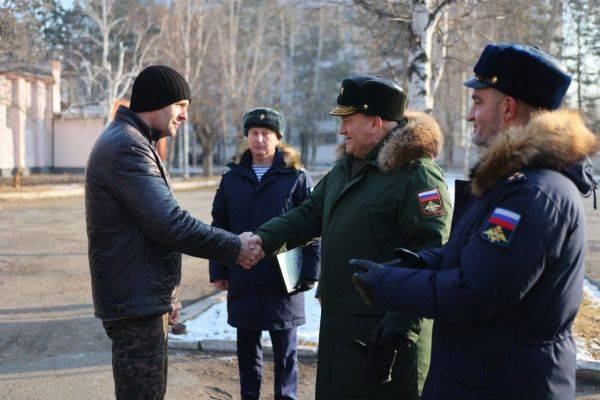 Дмитрий Демешин передал очередную партию боевого имущества соединению разведки ВВО в Хабаровске