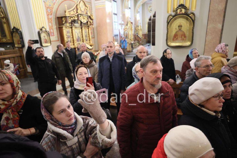 В Донецке прошла первая служба Донецкого и Мариупольского митрополита Владимира