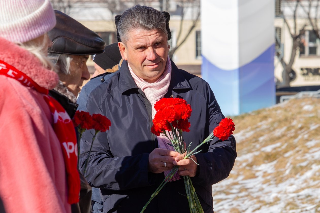 Хабаровские коммунисты отметили годовщину Великой Октябрьской социалистической революции4