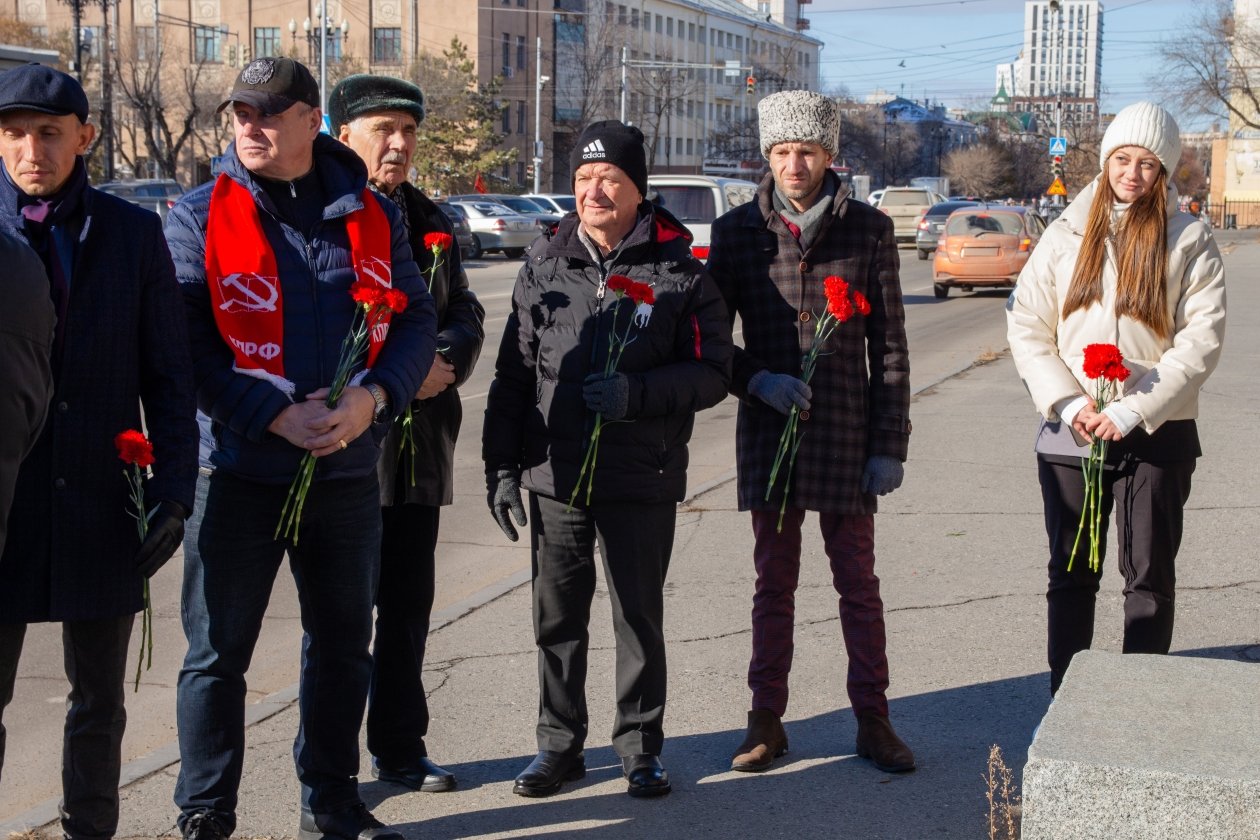 Хабаровские коммунисты отметили годовщину Великой Октябрьской социалистической революции7