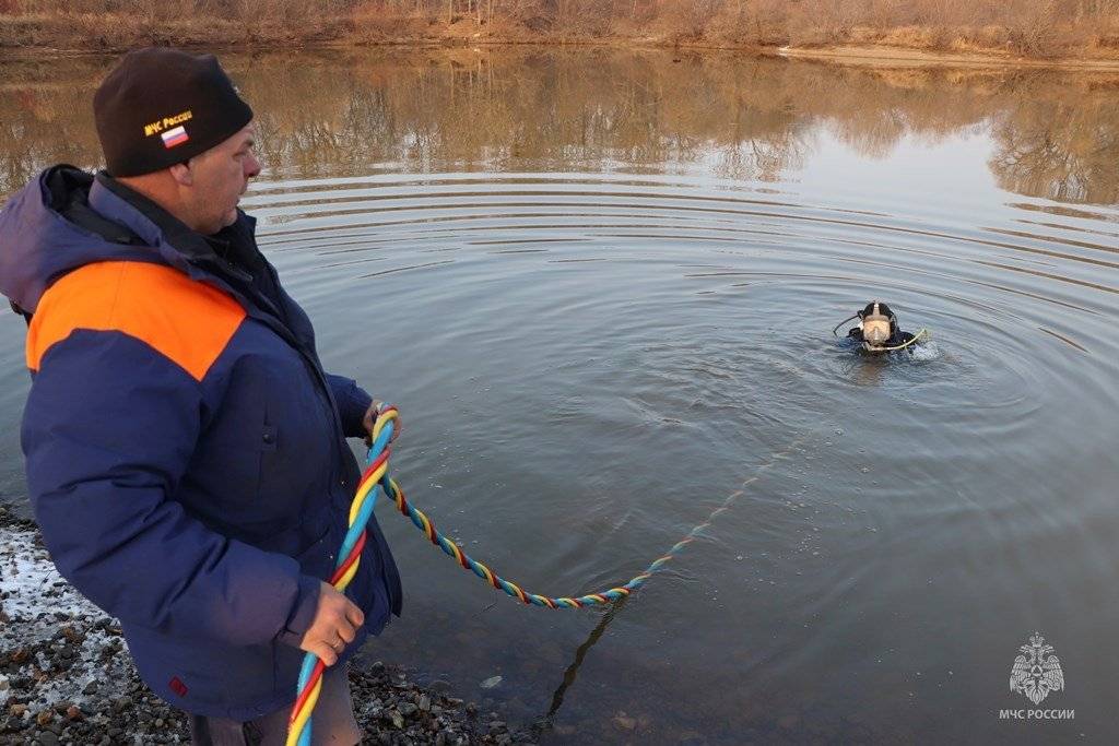 Мутная вода и скрытые опасности: водолазы Хабаровского края готовятся к зимним вызовам8