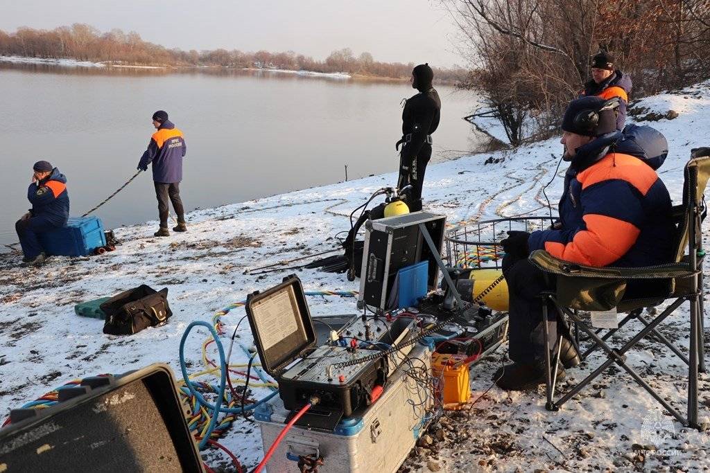 Мутная вода и скрытые опасности: водолазы Хабаровского края готовятся к зимним вызовам7