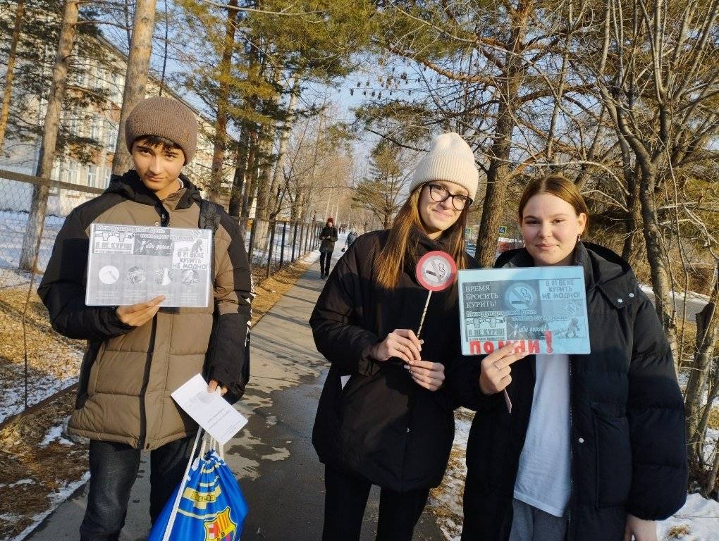 Районные вести: синие тюльпаны,  своих не бросаем, есть связь в Амгуне, нет курению4