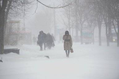 Сегодня ночью участок улицы Запарина в Хабаровске будут очищать от снега и наледи2