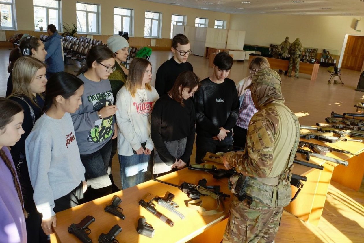 В Хабаровске почтили память сотрудников, погибших при исполнении служебных обязанностей5