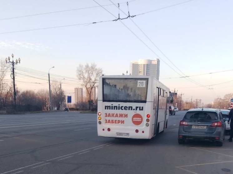 В Хабаровске водитель автобуса запер пассажиров в салоне