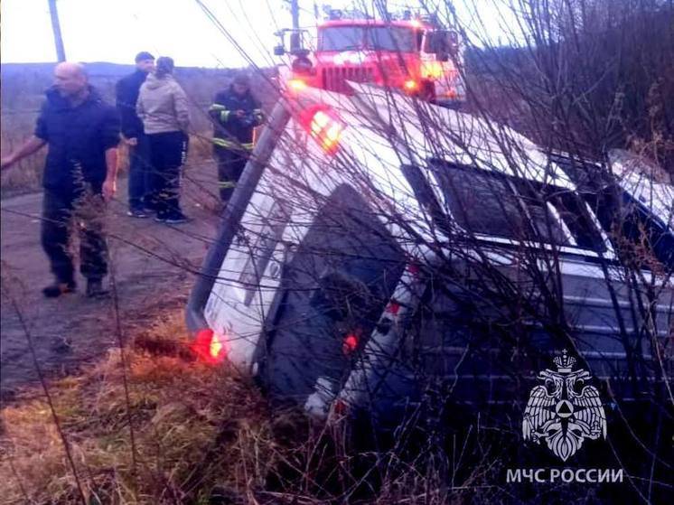 Женщину спасли из перевернувшейся машины в ЕАО