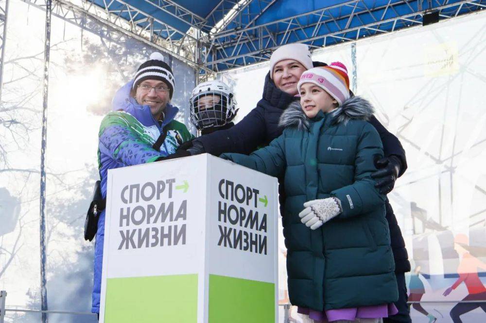 Самый большой на Дальнем Востоке каток открыли в Хабаровске