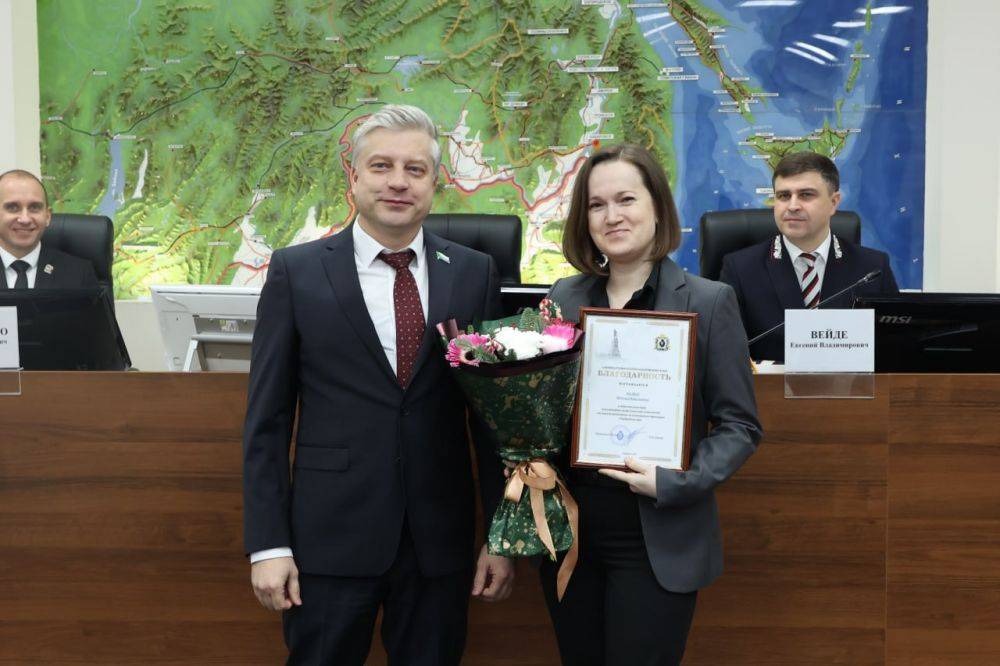 В краевом парламенте состоялся День Дальневосточной железной дороги