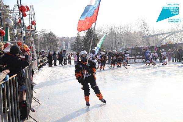 Самый большой на Дальнем Востоке каток открылся на набережной Хабаровска