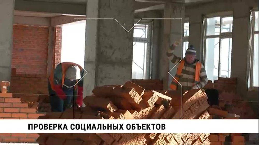 Строительство детского сада на Ореховой сопке и спортивно-досугового центра в парке Дома офицеров флота проинспектировал сегодня мэр Хабаровска