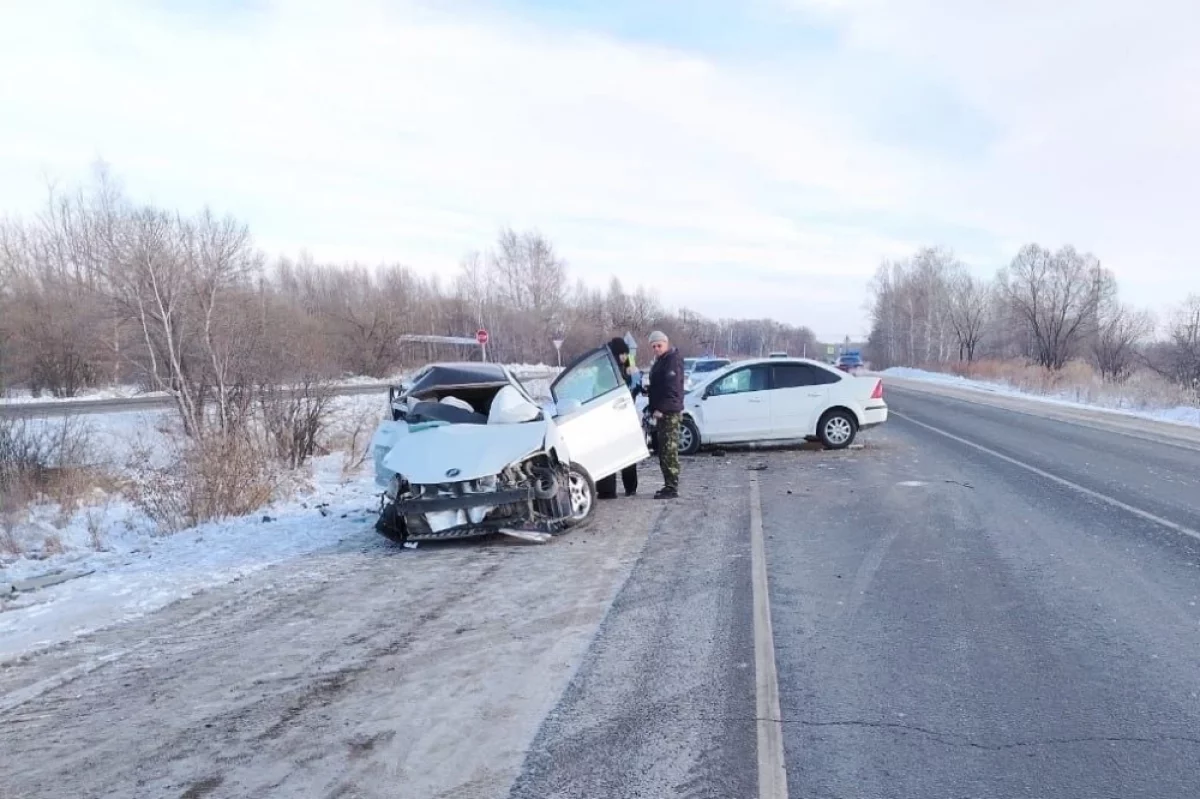 Жёсткое лобовое ДТП унесло жизнь водителя Toyota Wish в Хабаровском крае0