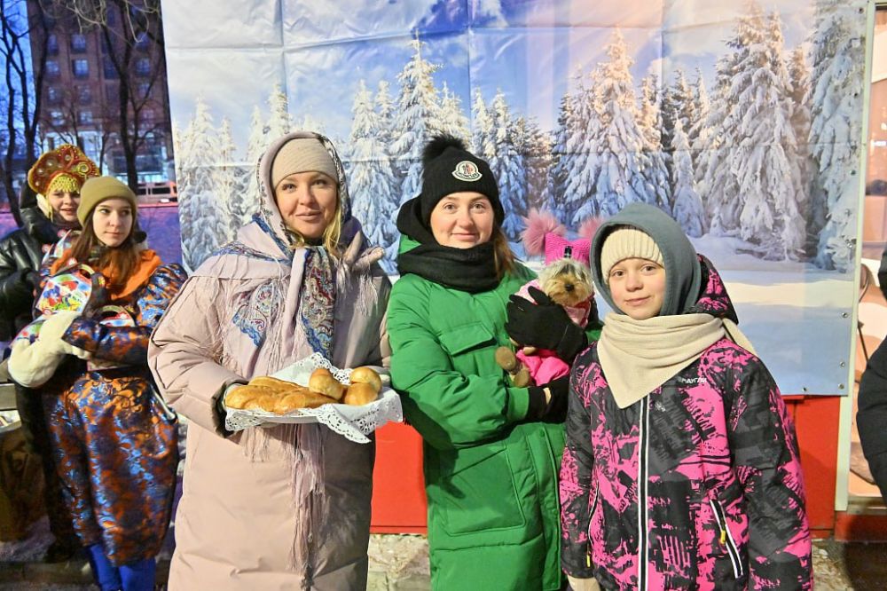 Новогодний городок открылся на Амурском бульваре в Хабаровске