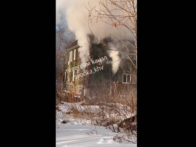 Мужчину спасли на пожаре в северном в Хабаровске