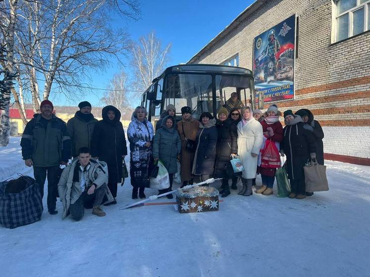 Сотрудники библиотеки имени Наволочкина устроили праздник для детей военнослужащих в Анастасьевке