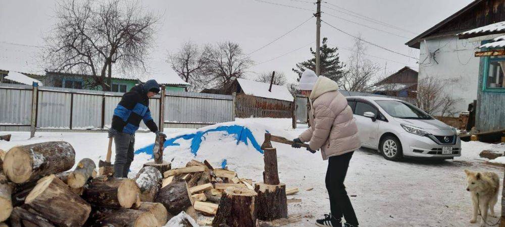 Активисты Движения Первых оказывают помощь семьям участников СВО и пожилым людям