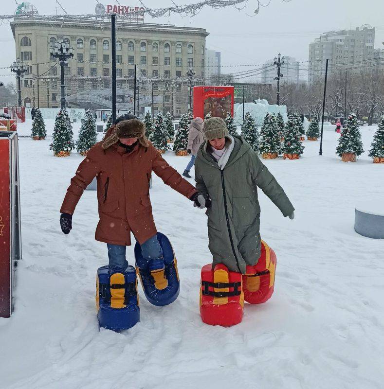 Сотрудники зоосада «Приамурский» порадовали хабаровчан на фестивале-ярмарке «Амурфест. Зима»