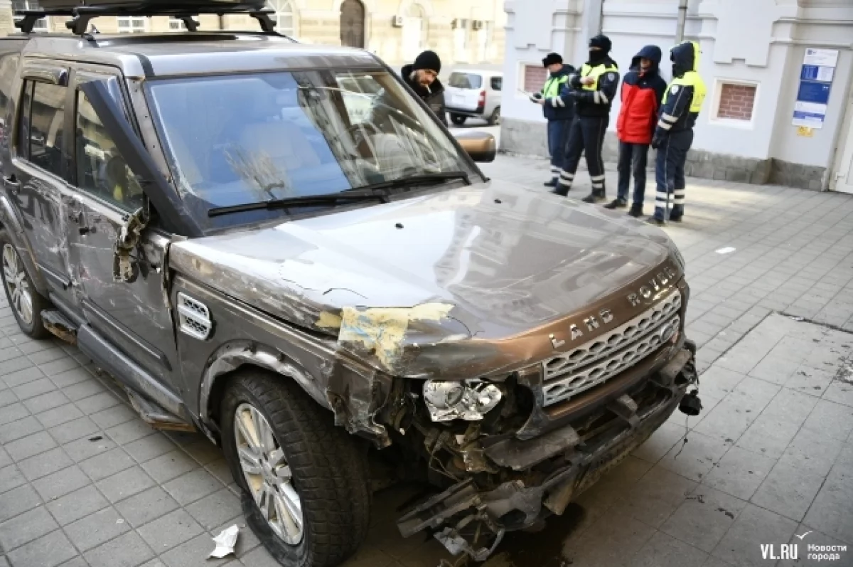 Хабаровчанин угнал Range Rover и пытался въехать в Собор во Владивостоке0