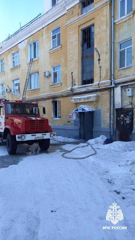 В Комсомольске-на-Амуре пожарные спасли 7 человек и домашних питомцев