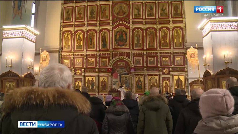 «Для здоровья и благодати!»: самой популярной купелью в Крещение стала протока на Красной Речке