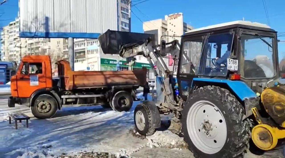 Специалисты Водоканала сегодня продолжили устранять последствия коммунальной аварии на улице Льва Толстого