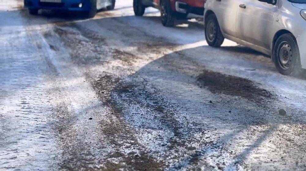 В городе продолжается плановая уборка снега