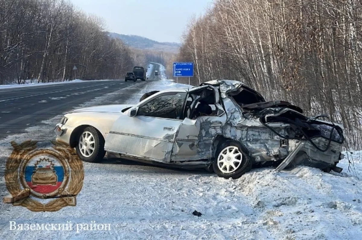 В жёстком ДТП на трассе в Хабаровском крае серьезно пострадал водитель0