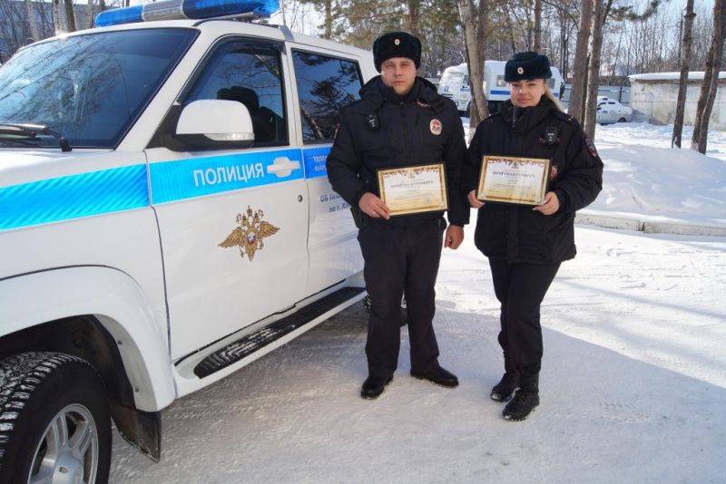 В Хабаровске двое патрульных за задержание наркозакладчика поощрены грамотами руководителя регионального управления МВД России