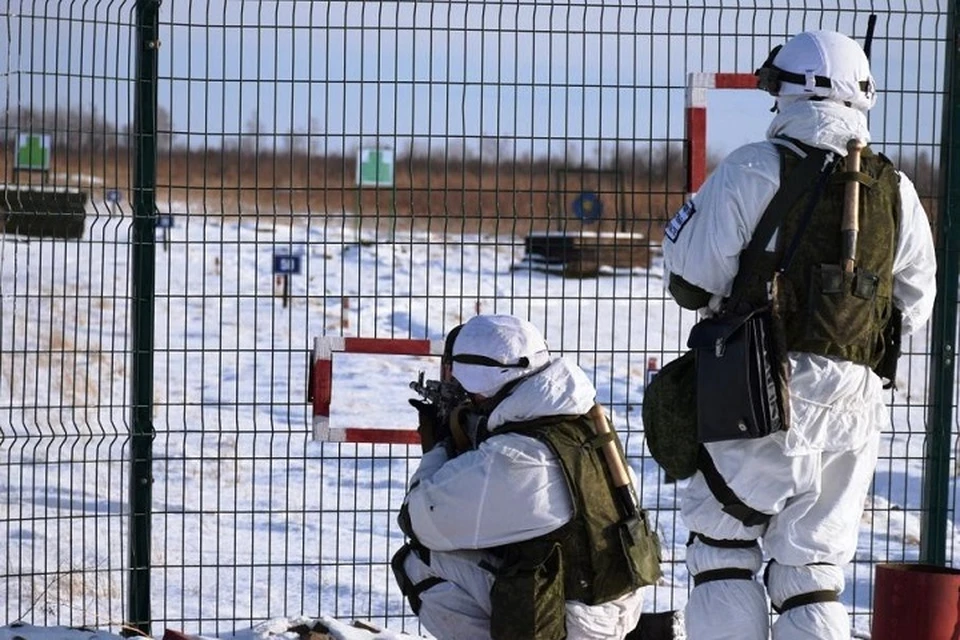 В Хабаровском крае военнослужащие осваивают упражнения тактической стрельбы0