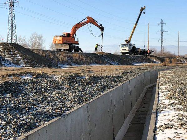 Второй этап дамбы Центрального округа Комсомольска передадут в эксплуатацию летом этого года