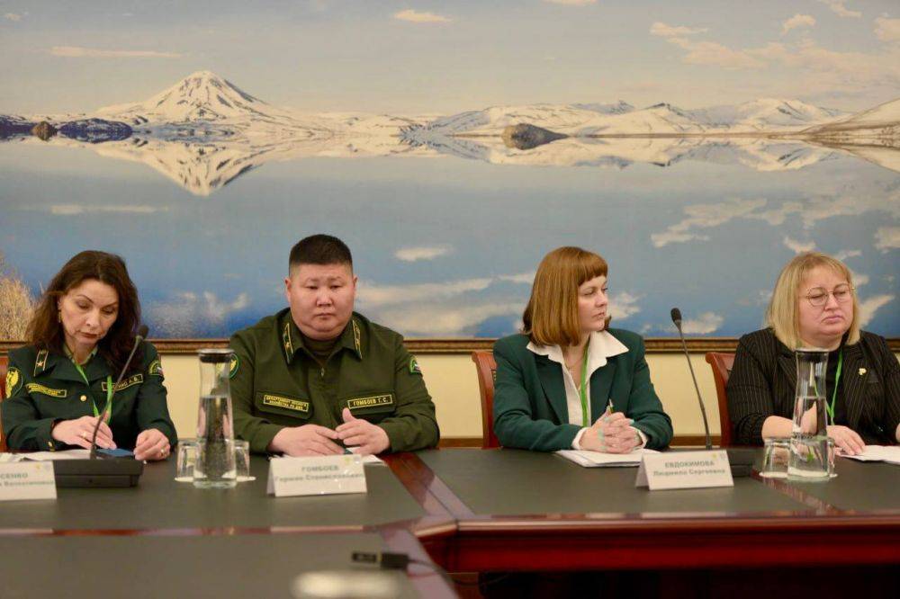 В Петропавловске-Камчатском под председательством заместителя руководителя Рослесхоза Александра Панфилова состоялось итоговое совещание, посвященное эффективности исполнения переданных полномочий в области лесных отношений...