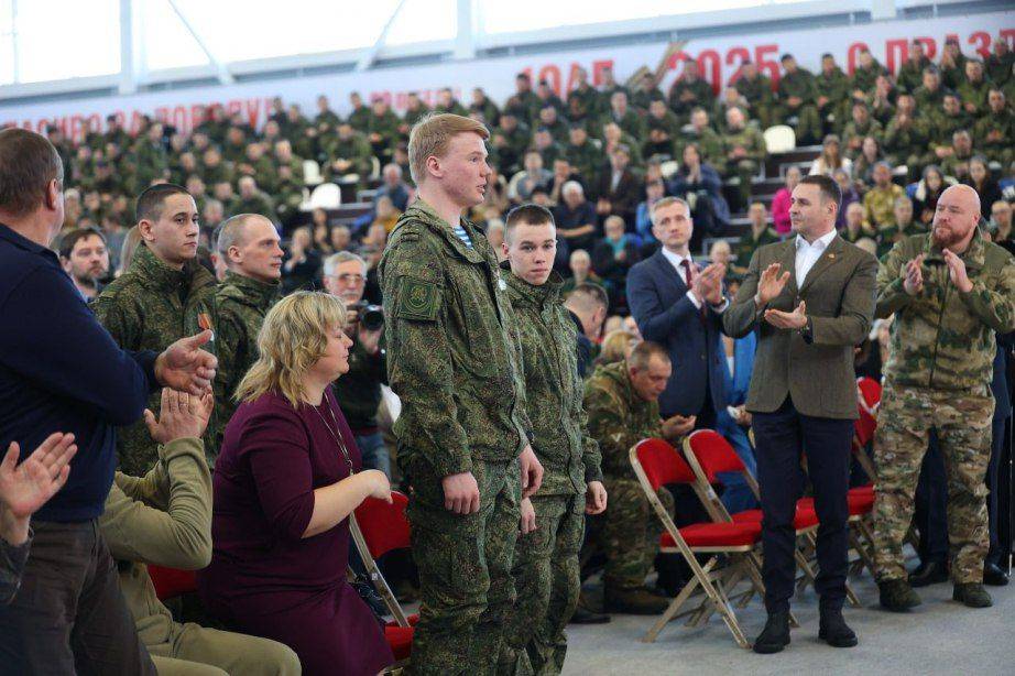 На площадке Краевого дворца единоборств прошел первый масштабный краевой военно-патриотический форум «Защитник Отечества»