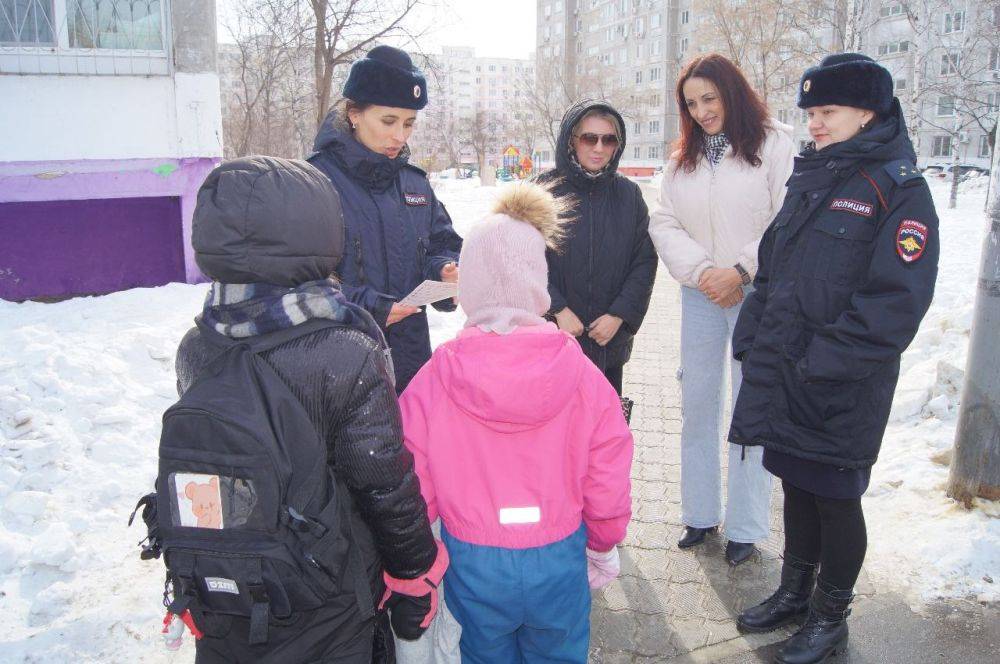 В Хабаровске полицейские и активисты вышли в «Родительский патруль»