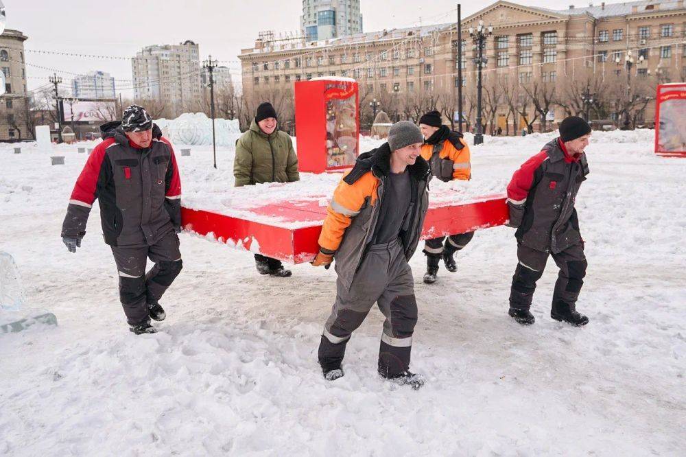 Демонтаж новогоднего городка на площади Ленина начался в Хабаровске