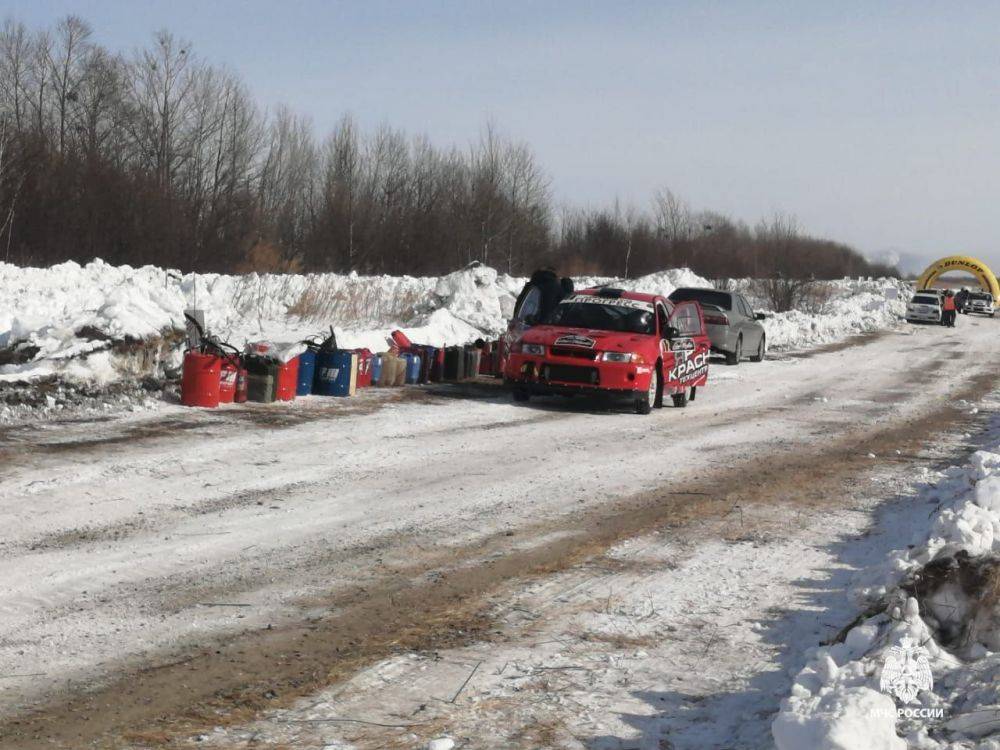 Под бдительным спасательным оком