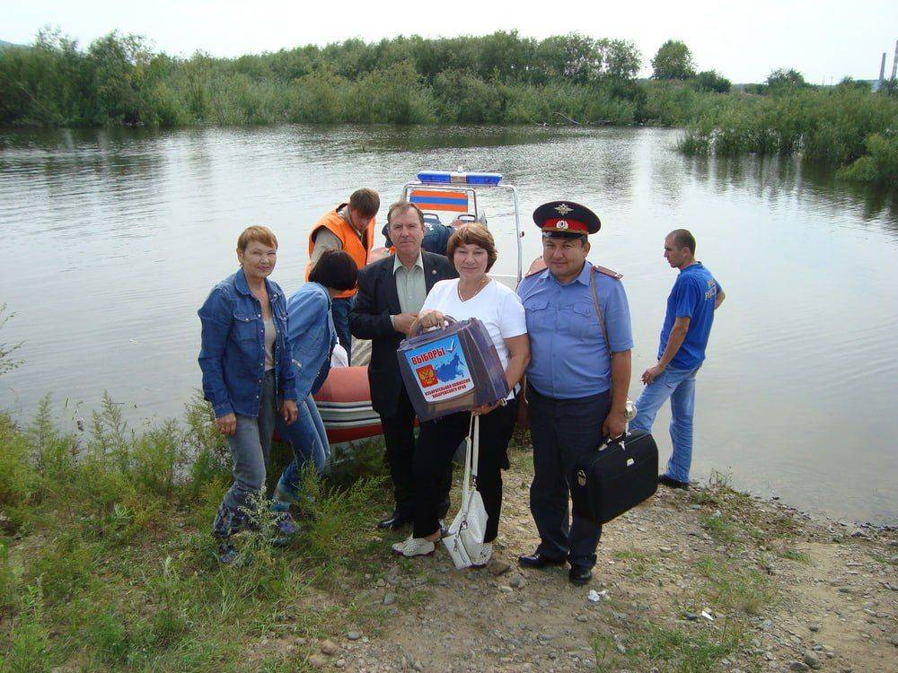 Архивное фото. 2013 год - выборы Губернатора Хабаровского края и большое наводнение на Амуре