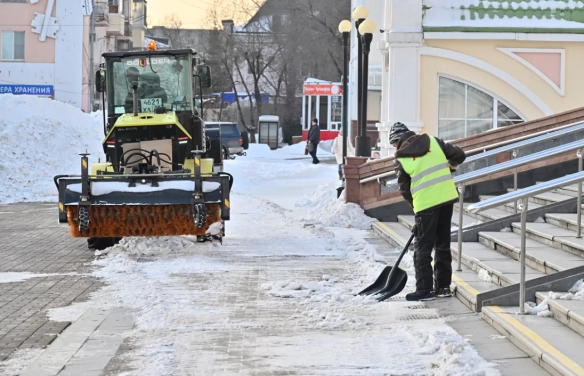 Центр Хабаровска частично перекроют для уборки снега, все машины эвакуируют0