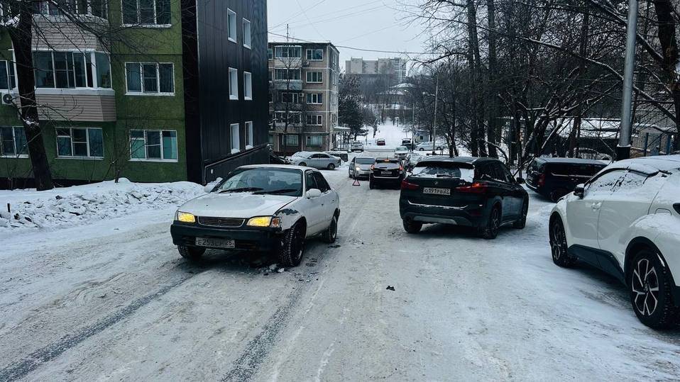 ДТП на улицах города: хабаровчане продолжают жаловаться на нечищеные дороги1